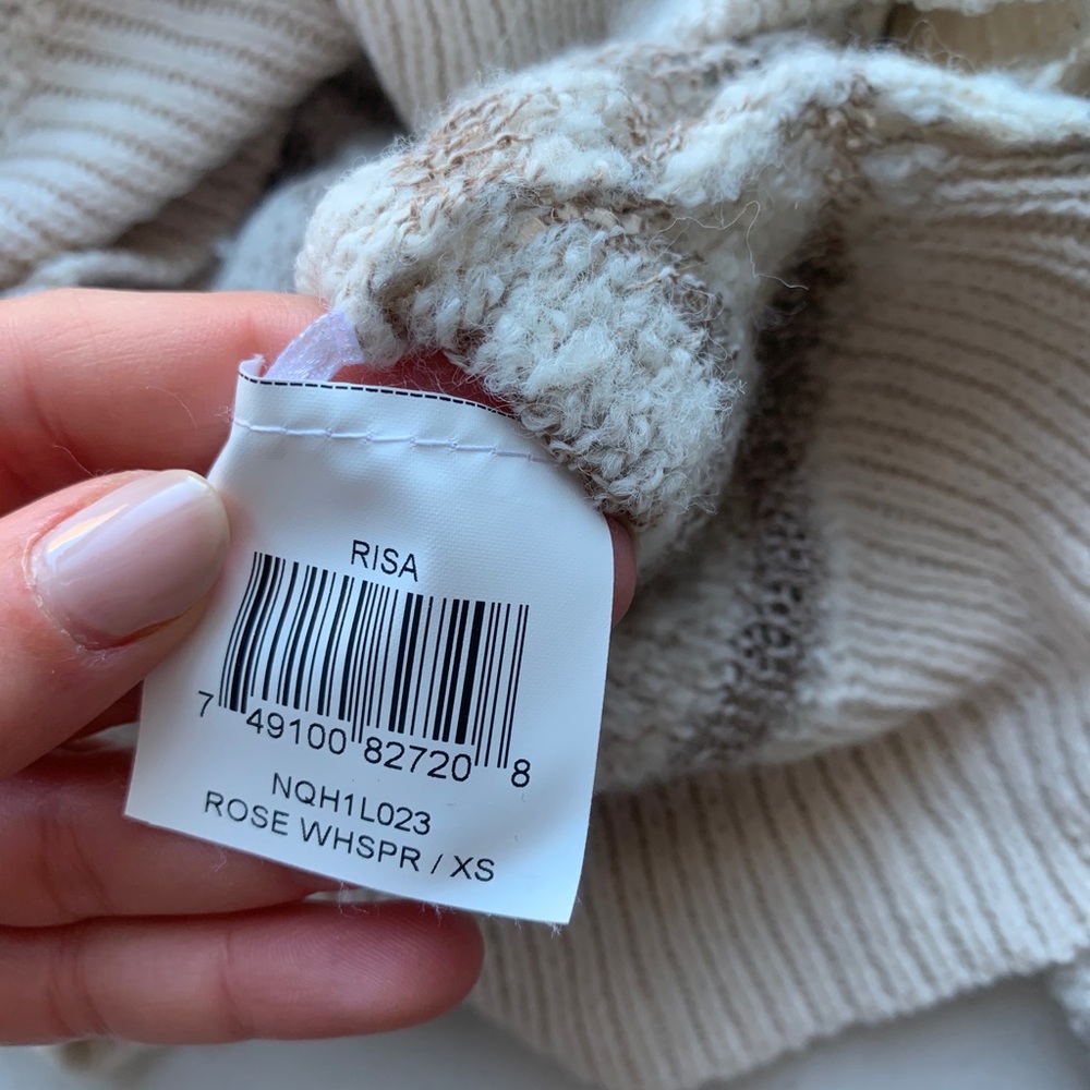 BCBG white sweater Risa - Picture 6 of 7